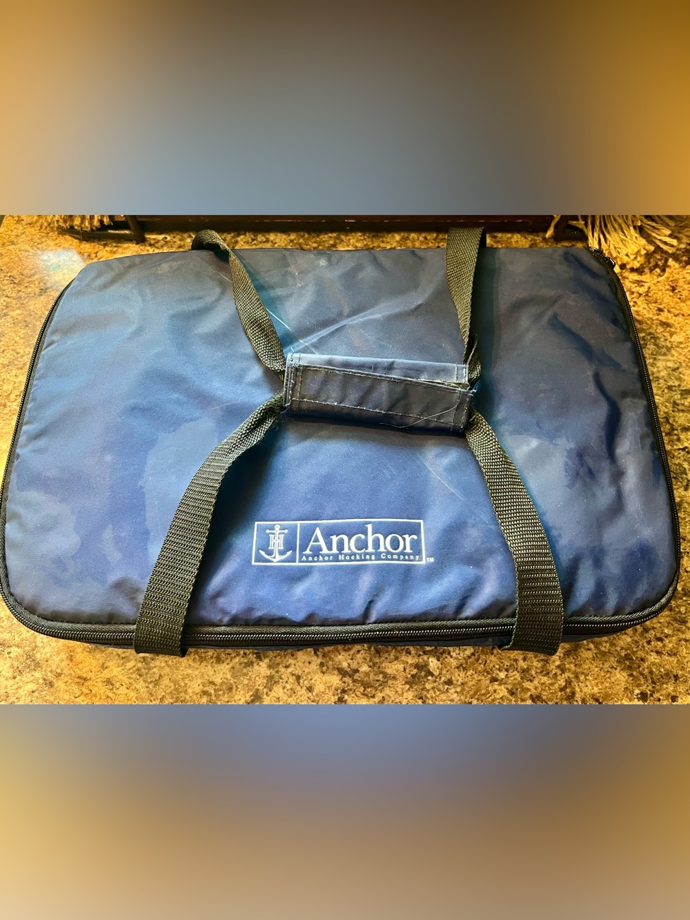 Anchor Hocking Navy Blue Carrying Case with Dual Straps & Casserole Dish and Lid